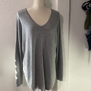 F21 Curved Hem Sweater